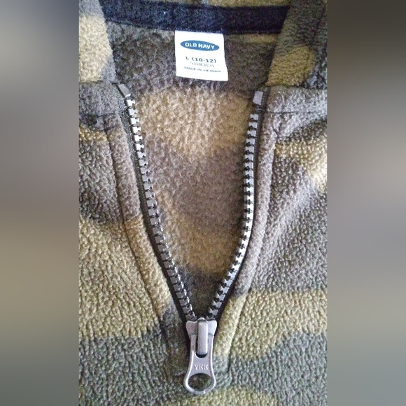 Old Navy Fleece Camo Hoodie size L (10-12)     6-024 - Picture 2 of 4